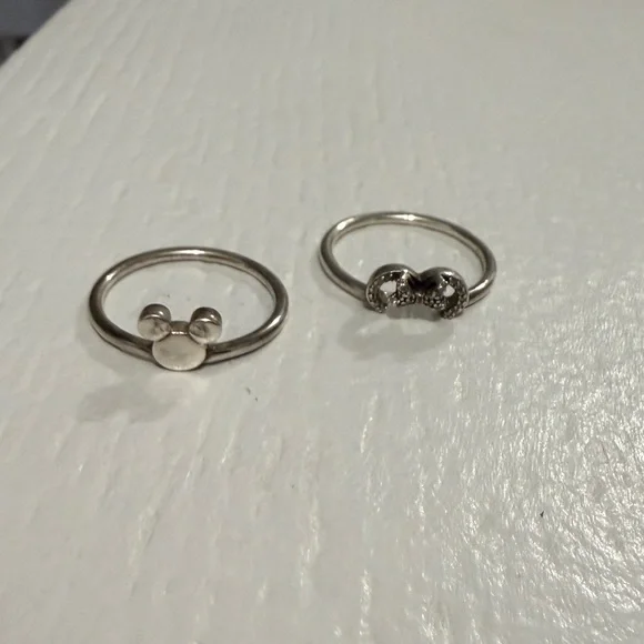 Pandora Silver Minnie Mouse ring - Picture 3 of 6